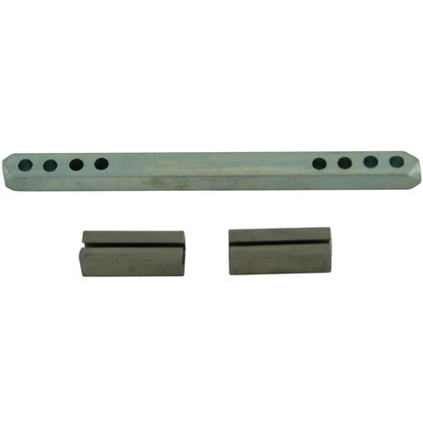 1 Carré Percé C6x110 Mm Et 2 Fourreaux 6 à 7mm Acier Zingué